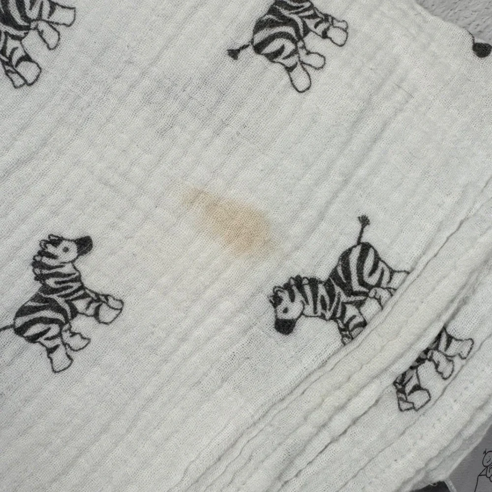 Amazing Baby SwaddleDesigns Cotton Muslin Zebra Swaddle Blanket White Black